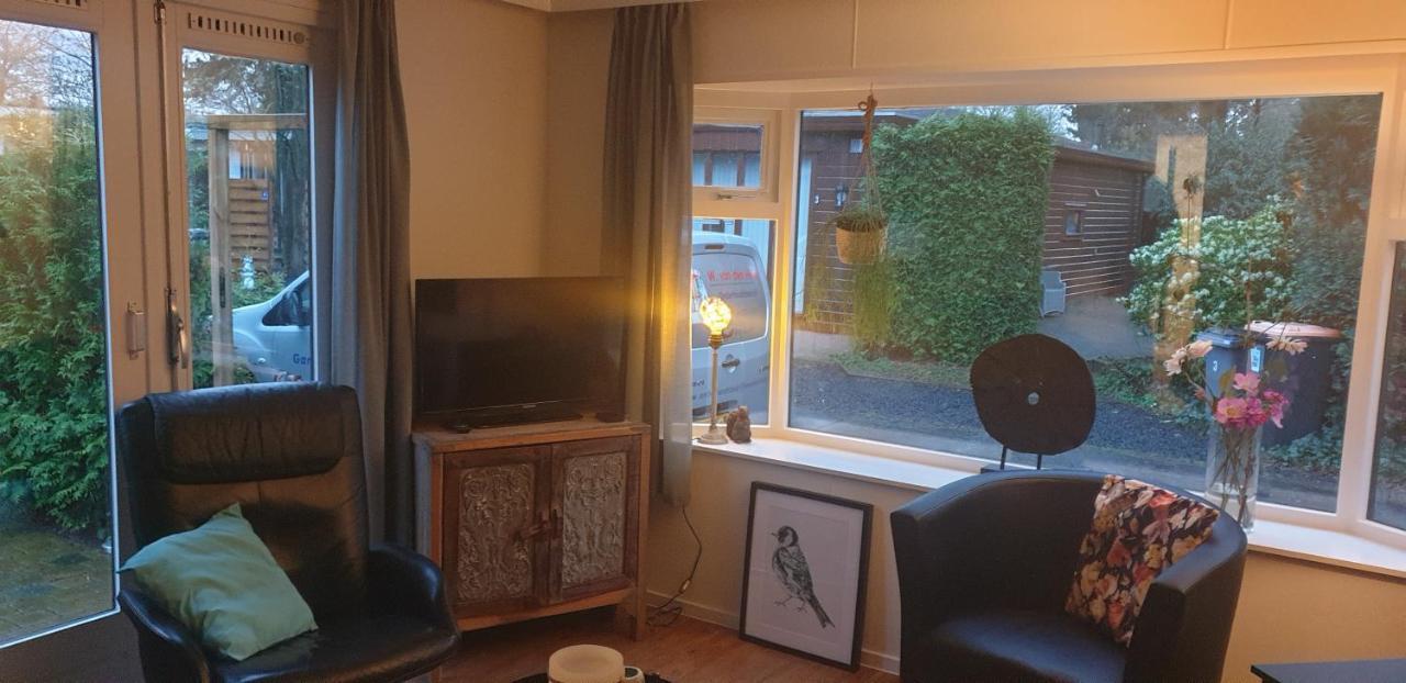 De Eekhoorn Villa Putten Bagian luar foto